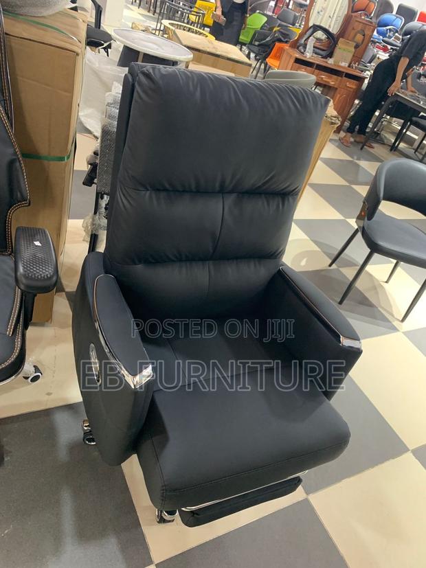 Senior Executive Office Chair With Recliner · Photo 2