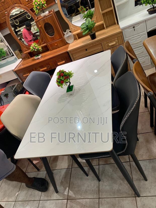 Four Set Mable Dining · Photo 1
