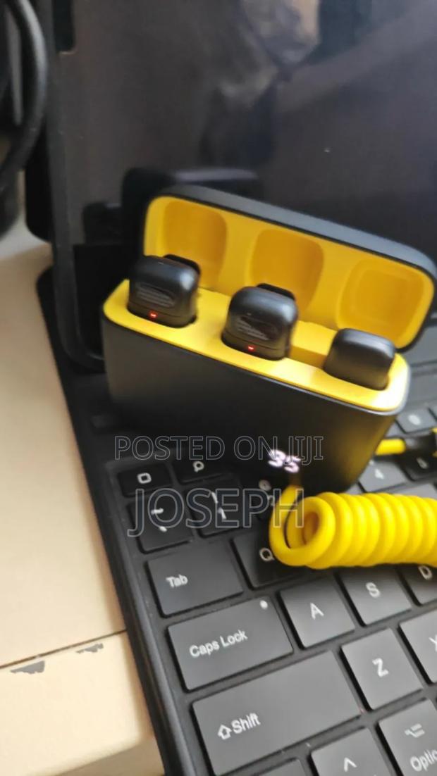 Wireless Microphone for Phones · Photo 3