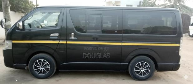 Toyota HiAce 2008 Black · Photo 3