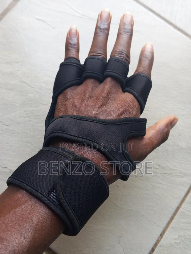 Gym Pro Performance Gloves · Photo 1