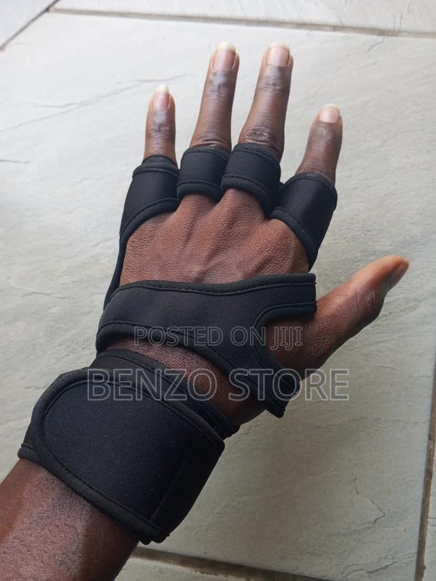 Gym Pro Performance Gloves · Photo 2