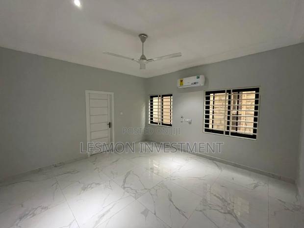 5bdrm House in Lesmon Investment, Adjiriganor for rent · Photo 3