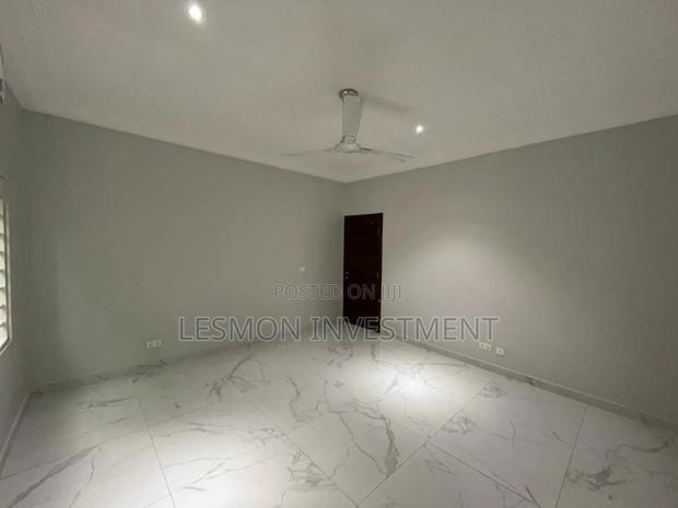 5bdrm House in Lesmon Investment, Adjiriganor for rent · Photo 4