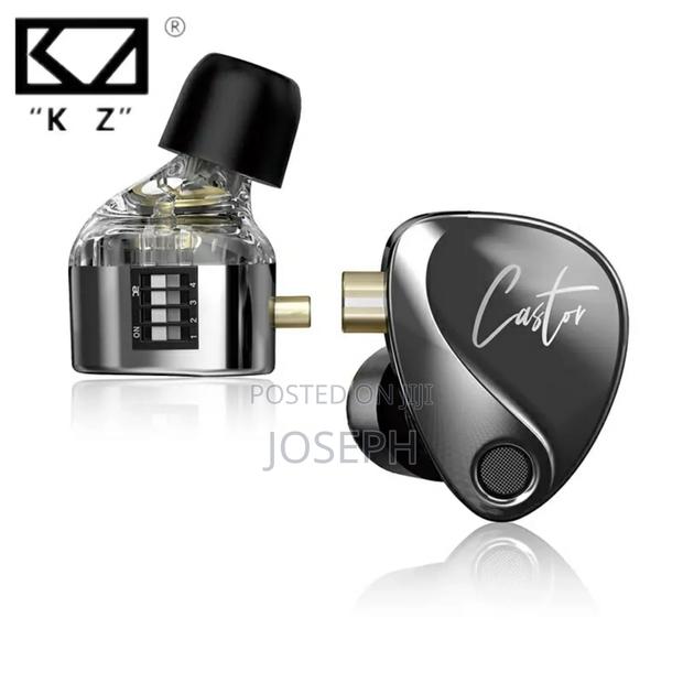 Heavy Bass in Ear Monitor · Photo 1