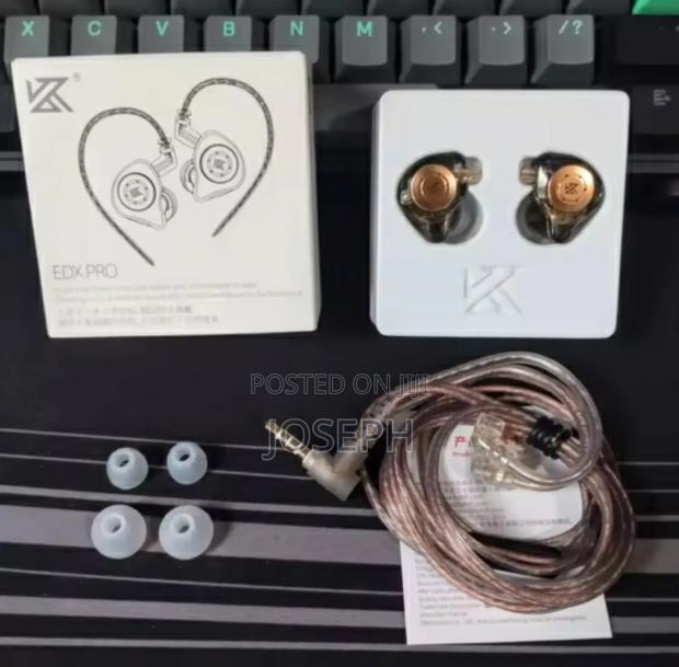 Heavy Bass in Ear Monitor · Photo 3