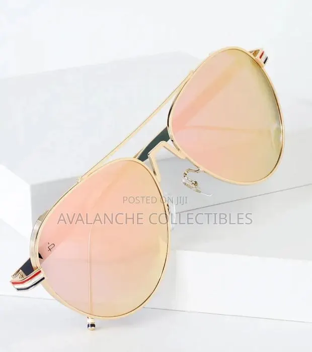 Prive Revaux Iconic Ladies Mirror Sunglasses · Photo 1