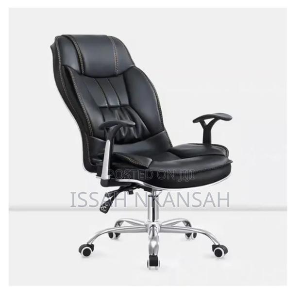 Elegant and Comfortable Office Chair · Photo 2