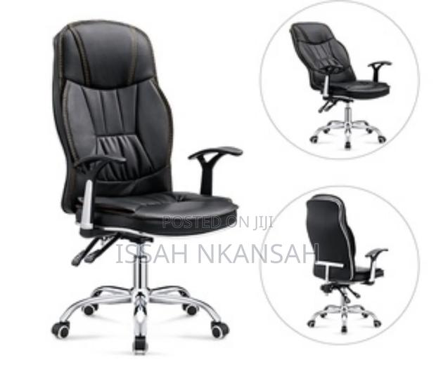 Elegant and Comfortable Office Chair · Photo 1