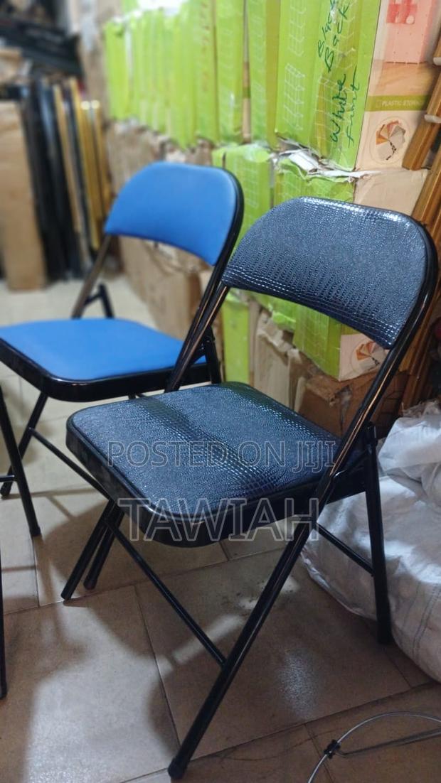 Leader Folding Chairs · Photo 2