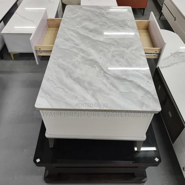 Simple Living Room Centre Table · Photo 2
