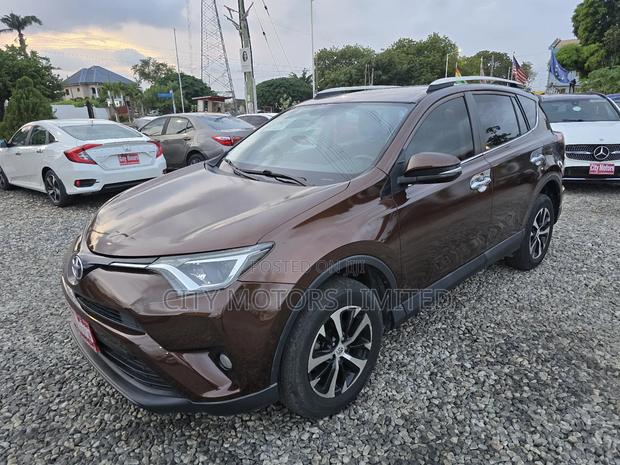 Toyota RAV4 Limited FWD (2.5L 4cyl 6A) 2016 Brown · Photo 3