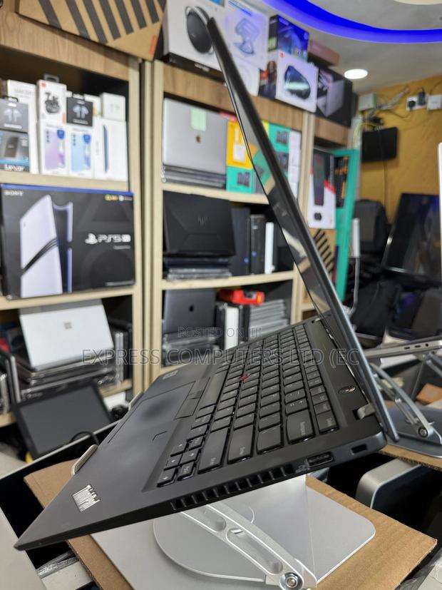 Laptop Lenovo Thinkpad T14s Gen 1 16GB Intel Core I7 SSD 256GB · Photo 6