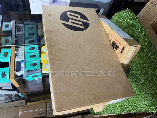 New Laptop HP 15-Da2933nia 16GB Intel Core I7 SSD 512GB · Photo 4