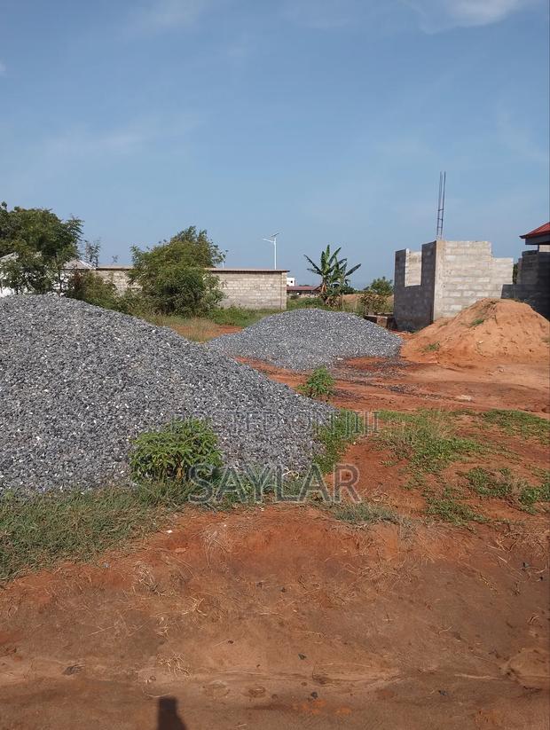 Land for Sale Afienya/Adjemador · Photo 1