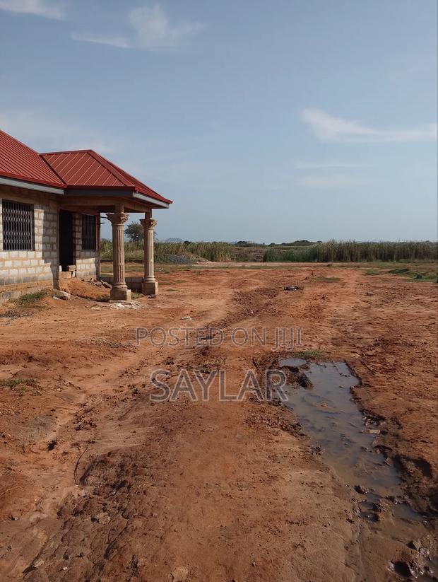 Land for Sale Afienya/Adjemador · Photo 5