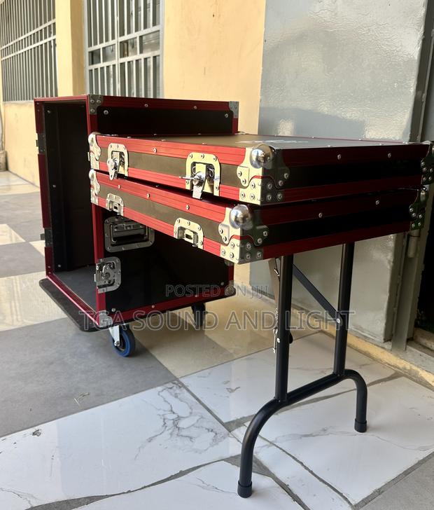 Size 14u Amplifier Rack - Gig Case · Photo 3