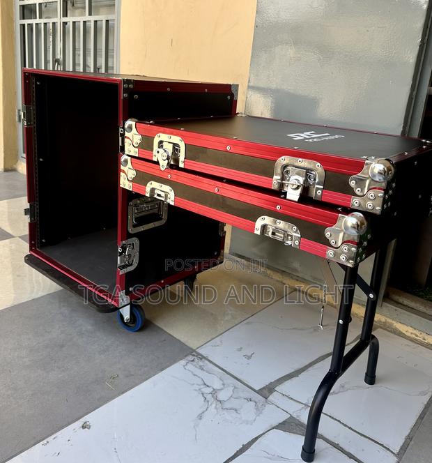 Size 14u Amplifier Rack - Gig Case · Photo 1