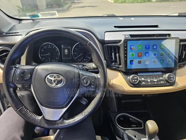 Toyota RAV4 XLE AWD (2.5L 4cyl 6A) 2016 White · Photo 6