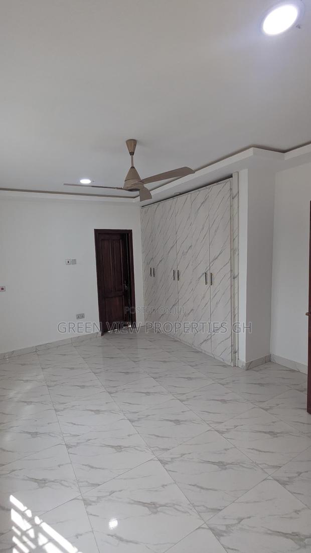 4bdrm Duplex in Kwabenya for rent · Photo 3