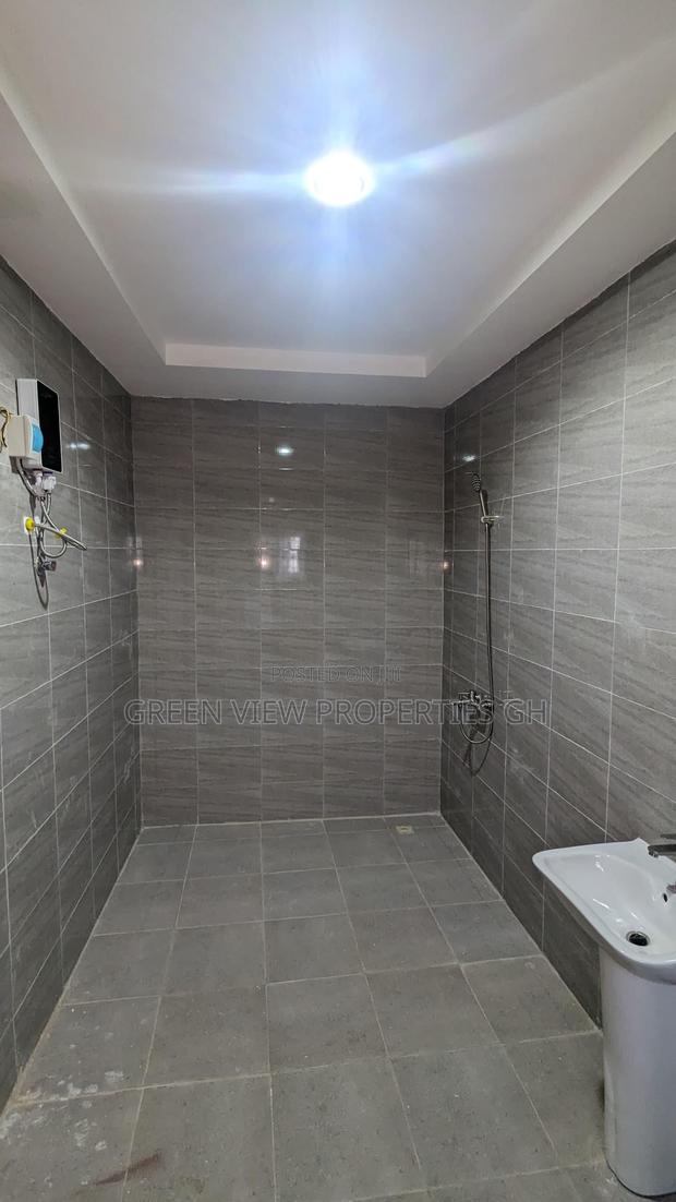 4bdrm Duplex in Kwabenya for rent · Photo 2