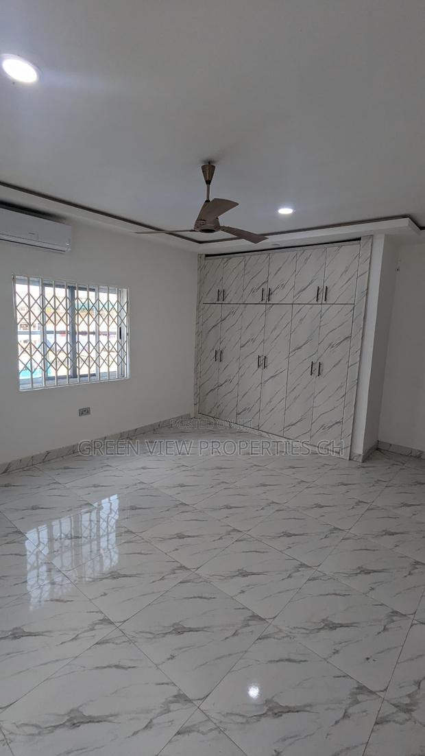 4bdrm Duplex in Kwabenya for rent · Photo 4