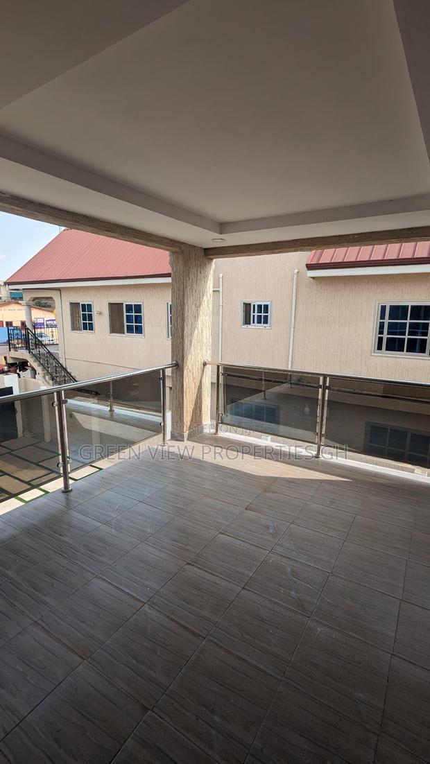 4bdrm Duplex in Kwabenya for rent · Photo 7