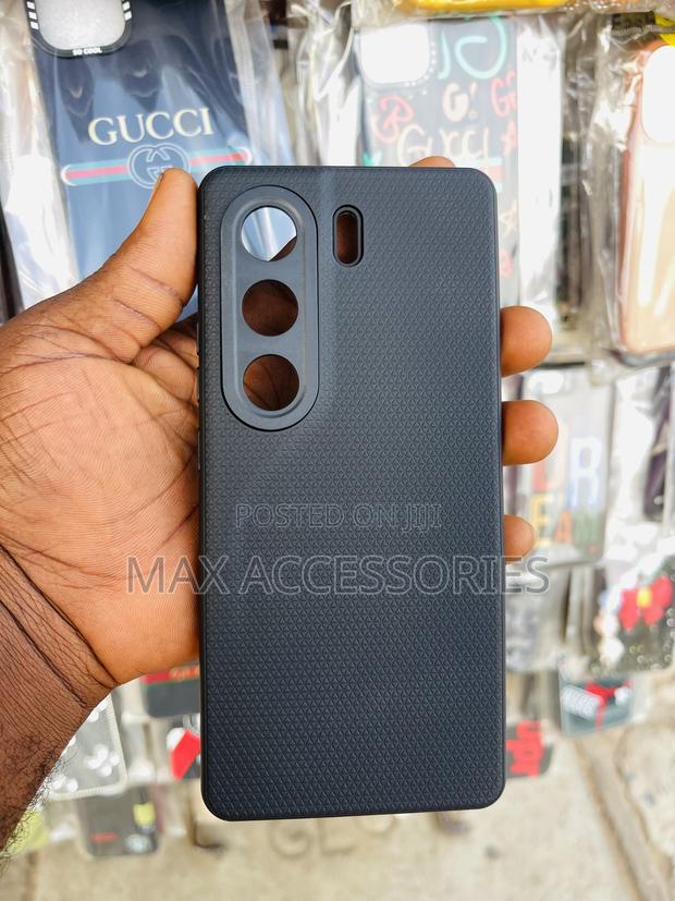 Tecno Camon 40 and Camon 40 Pro Cover · Photo 2