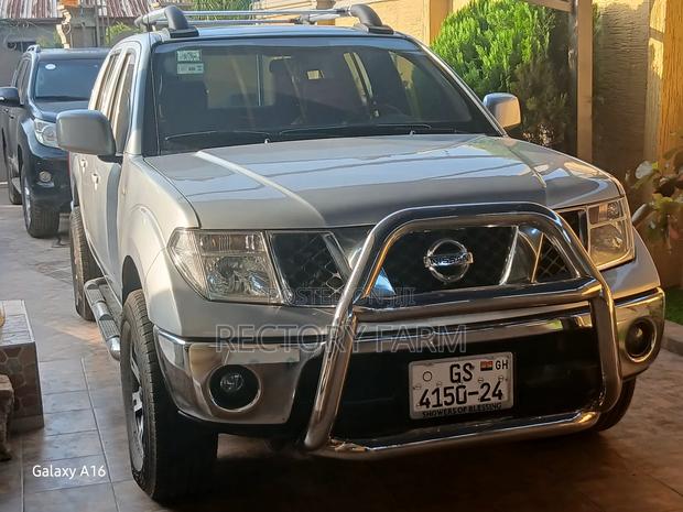 Nissan Navara 2014 Silver · Photo 3