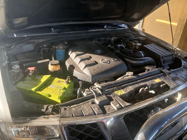 Nissan Navara 2014 Silver · Photo 1