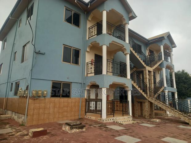 18bdrm House in Ahodwo Sokoban, Kumasi Metropolitan for sale · Photo 7