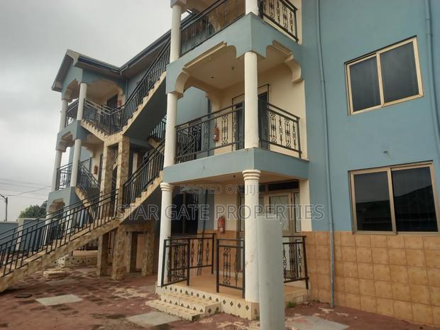 18bdrm House in Ahodwo Sokoban, Kumasi Metropolitan for sale · Photo 6