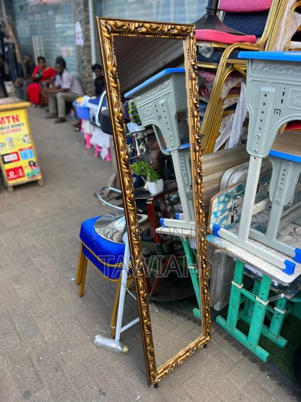 Standing Mirror · Photo 1