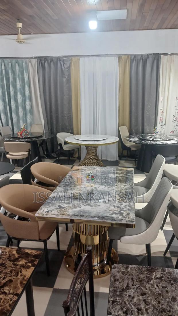 Luxurious Dining Set · Photo 2