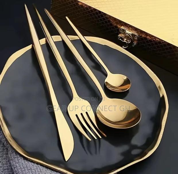 Premium 24-Piece Stainless Steel Cutlery Set · Photo 1