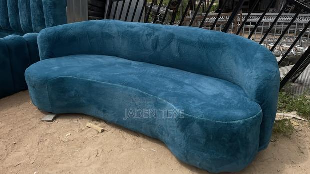 Blue Velvet Material Modern Sofa Is Very Comfortable and Made to Last · Photo 2