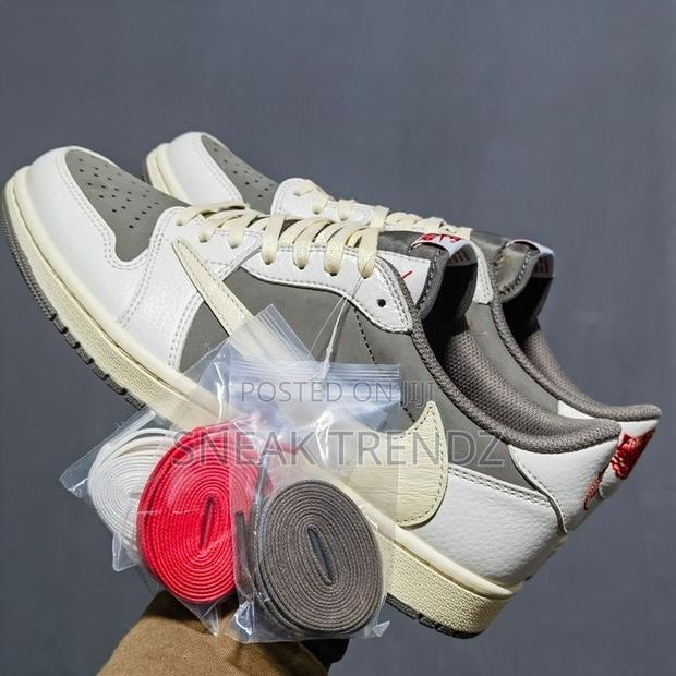 Air Jordan 1 Og X Travis Scott Mocha · Photo 1