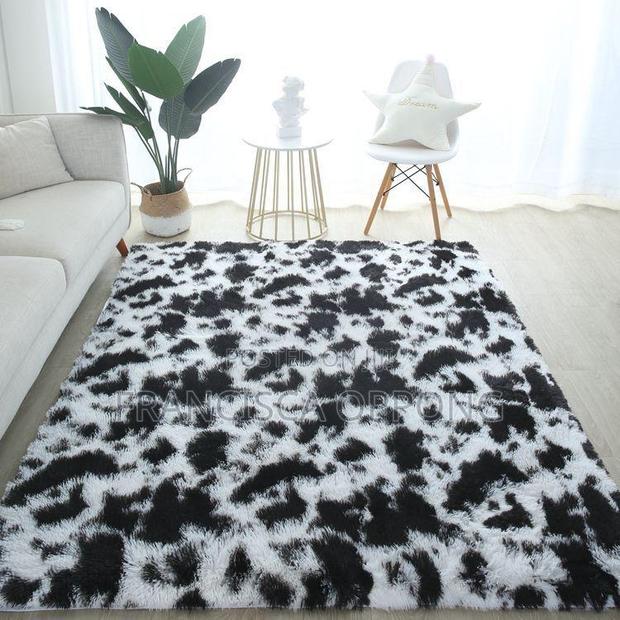 Fluffy Center Carpets 200*300cm · Photo 1