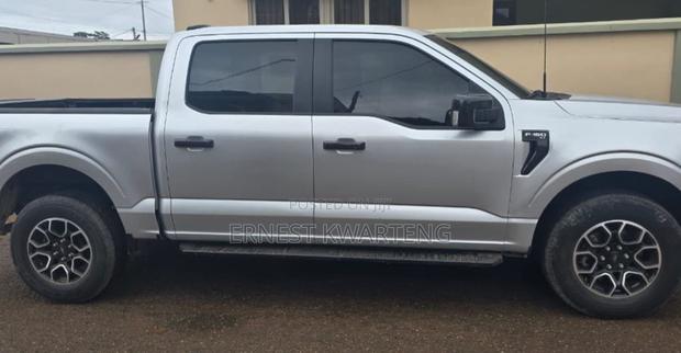 Ford F-150 XLT 2022 Silver · Photo 6