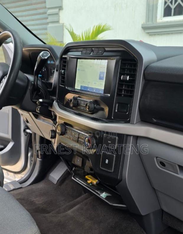 Ford F-150 XLT 2022 Silver · Photo 4