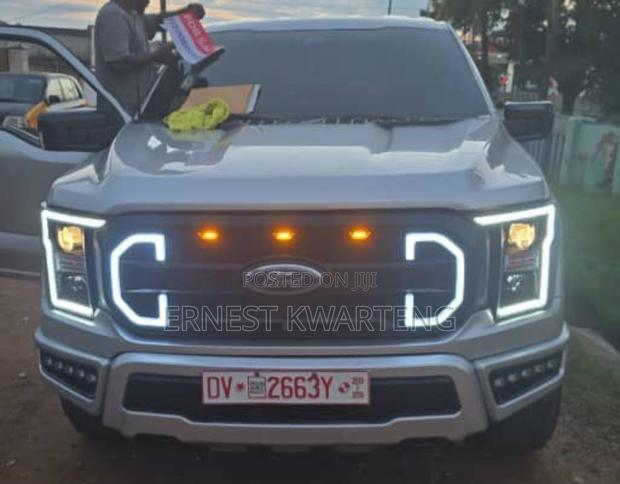 Ford F-150 XLT 2022 Silver · Photo 8