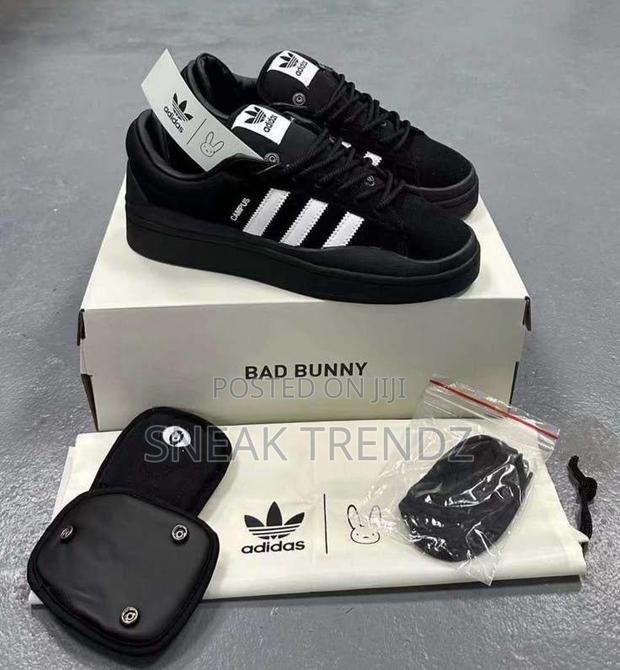 Adidas Bad Banny Og Black White · Photo 1