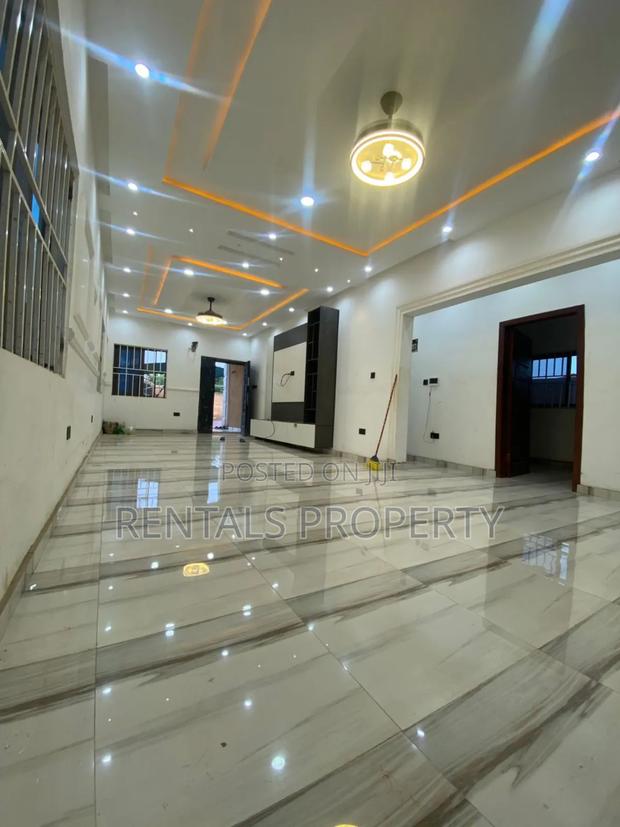 3bdrm House in Adenta for sale · Photo 6