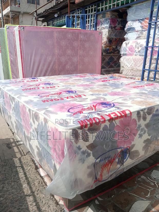 King Size Mattress \ 20" Thick Latex Foam · Photo 1