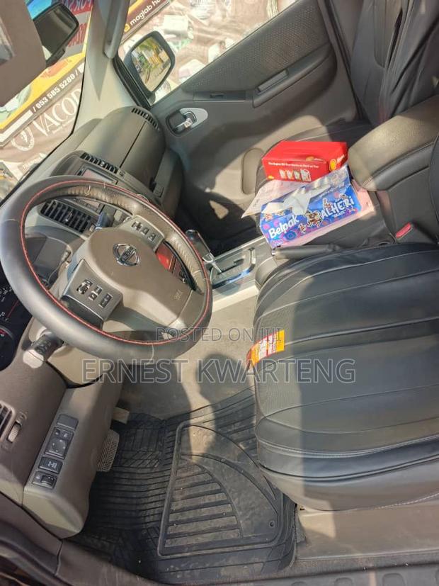 Nissan Navara 2015 Black · Photo 1