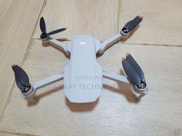 Dji Mini 4k Drone With Controller · Photo 2