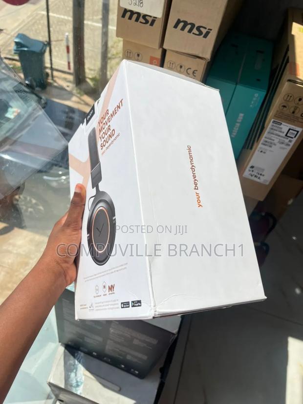 Beyerdynamic Amiron Wireless Copper Headphone · Photo 3