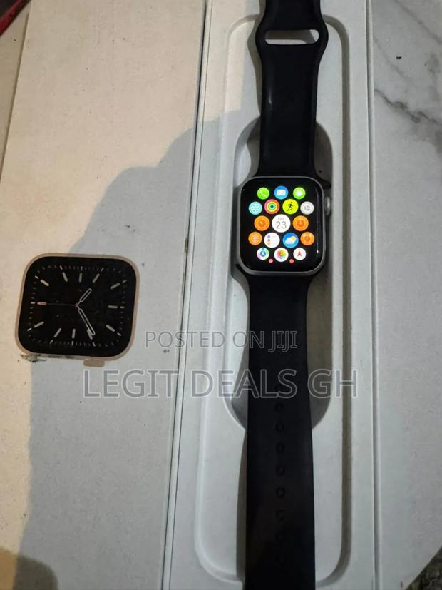 Series Watch Se 40 Mm · Photo 1