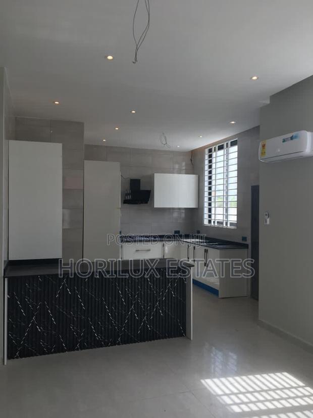 4bdrm Duplex in Ashomang Estates for sale · Photo 5