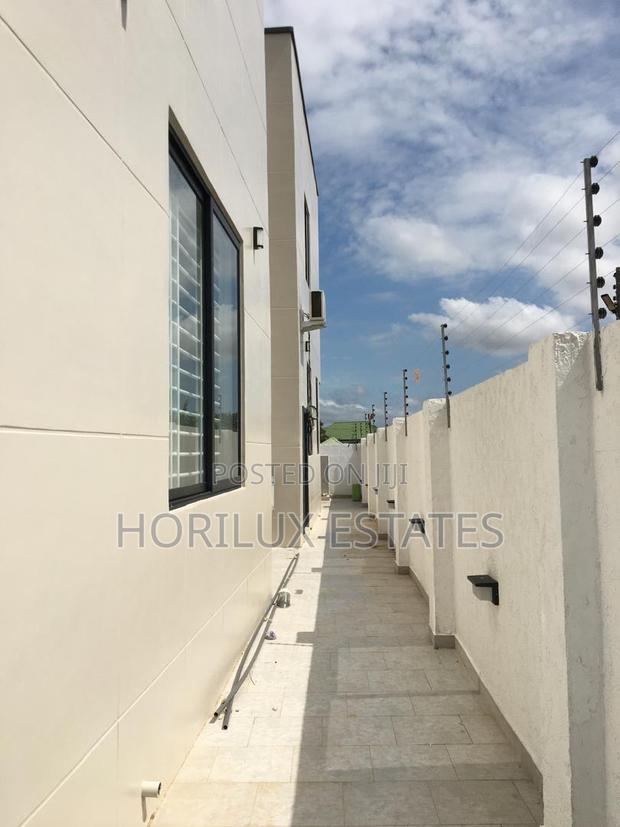 4bdrm Duplex in Ashomang Estates for sale · Photo 6